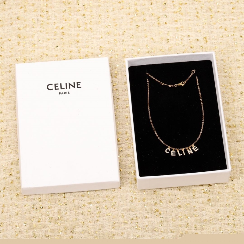 Ba*len*cia*ga necklaces